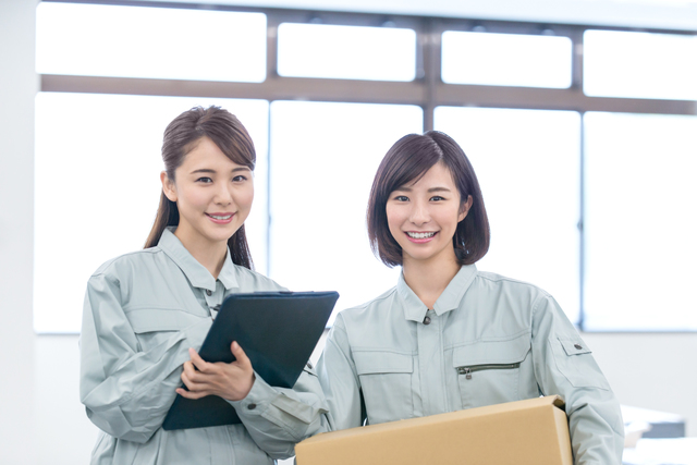 女性スタッフ