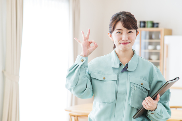 女性作業員