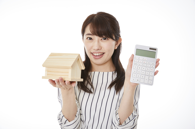 女性と電卓