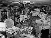 コリヤー兄弟のごみ屋敷、当時の報道写真（室内）