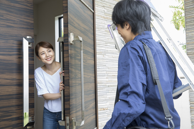 業者と女性