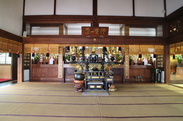 お寺の本堂