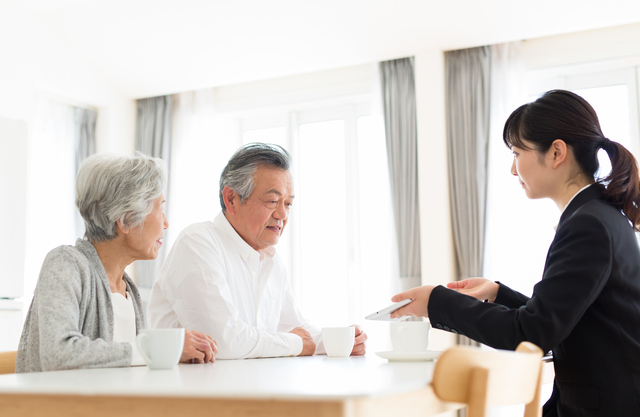 不動産について話し合うイメージ